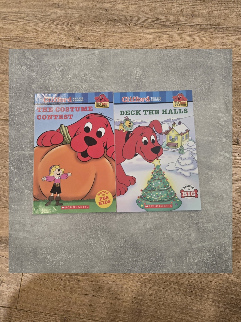 Clifford Big Red Dog Early Reader Book Bundle (Lot of 2) 🐶📚 XMAS & Halloween